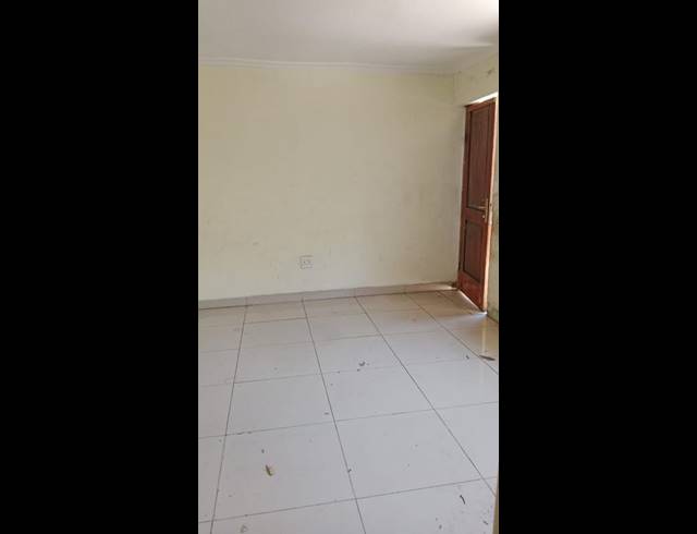 2 BEDROOM PROPERTY TO RENT IN LOMBARDY EAST
